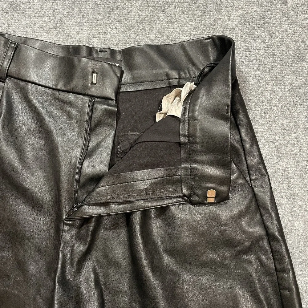 ZARA‎ Faux Leather Pleated High Waist Shorts Black Size Medium Glamgoth biker